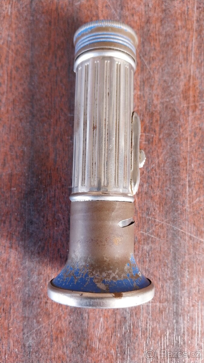 Staré retro baterky svítilny - 11