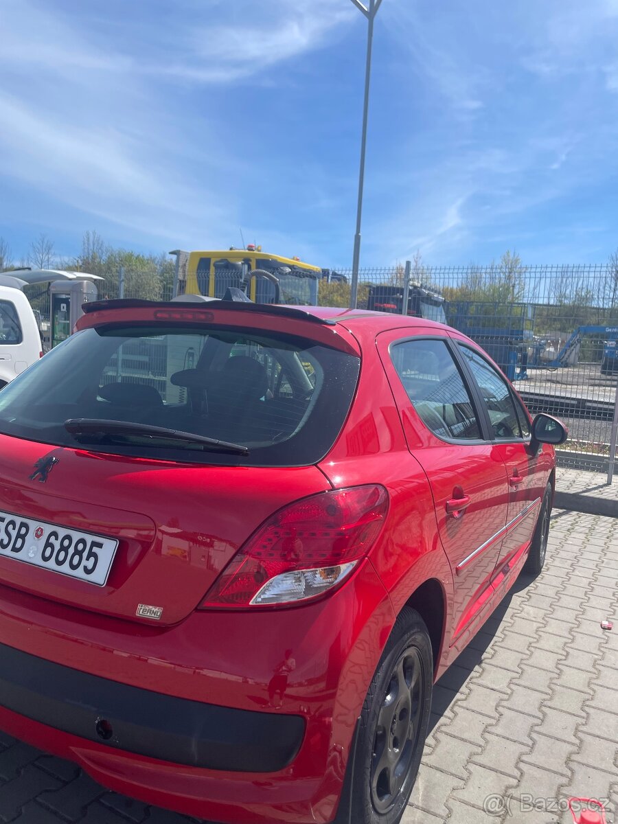 Peugeot 207 1.4i - 11