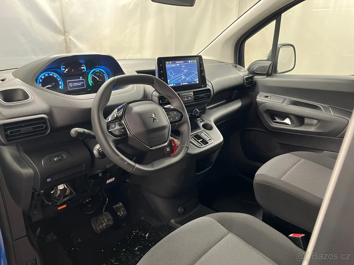 Peugeot e-Partner VAN 50 kWh (najeto 15km) - 11