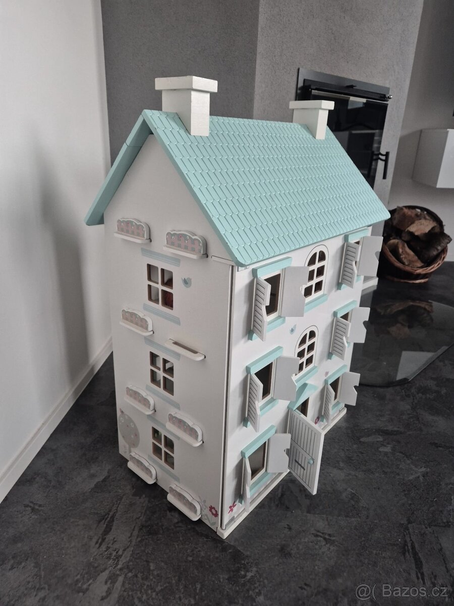 Dřevěný dětský domeček pro panenky - 11