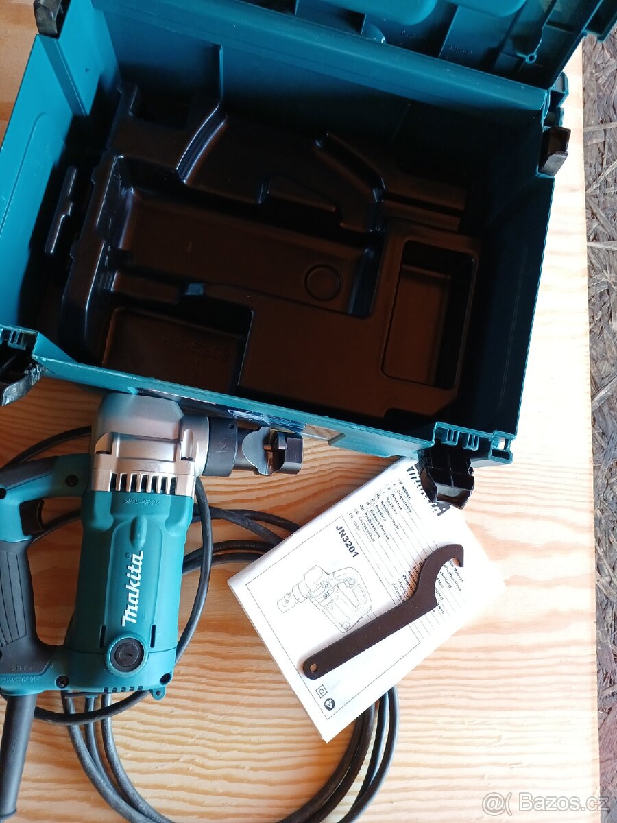 Makita prostřihovač JN3201 - 11