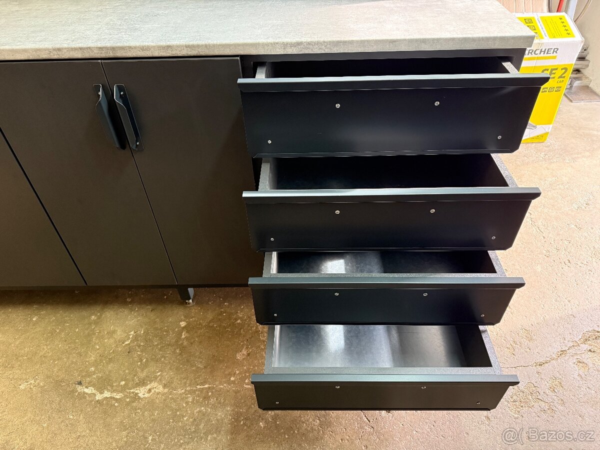 Dílenský stůl - 11