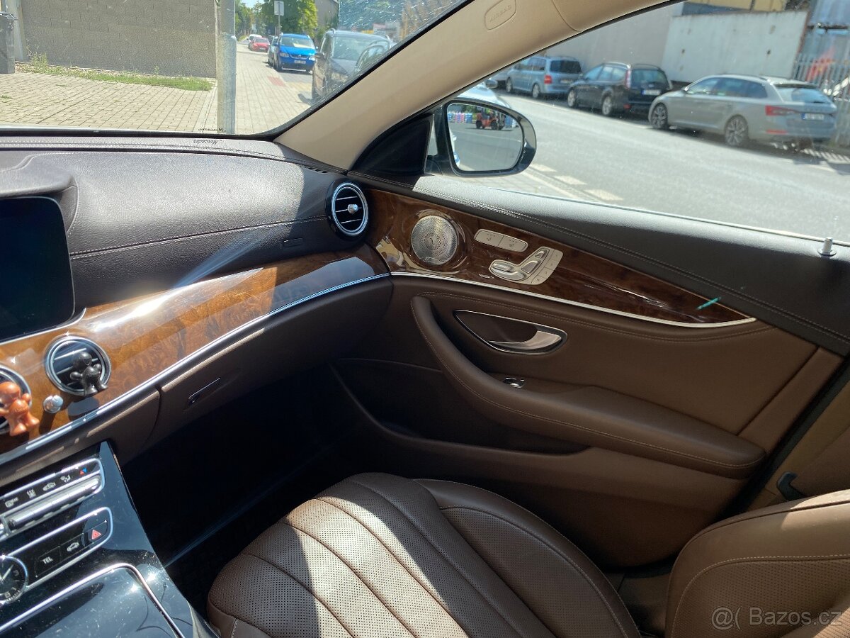 Mercedes Benz E250i - 11