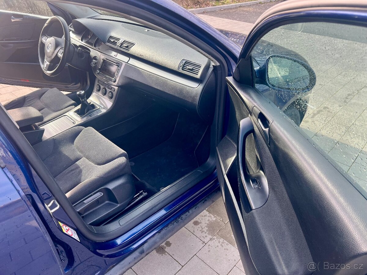 Prodám Volkswagen Passat Variant - 11