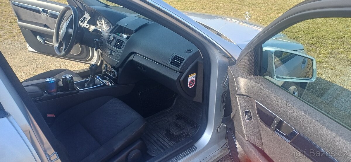 Mercedes-Benz W204 - 11