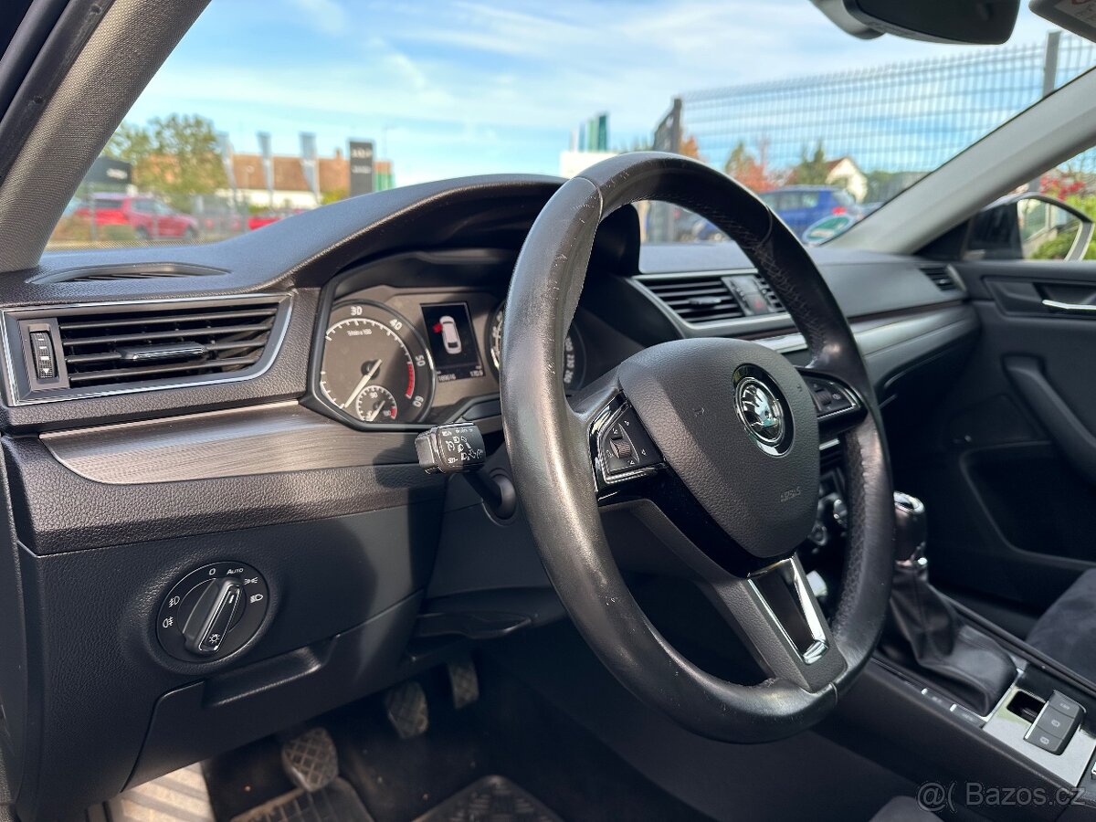 ŠKODA SUPERB 3 combi 2.0 tdi 140kw manuál webasto alcantara - 11