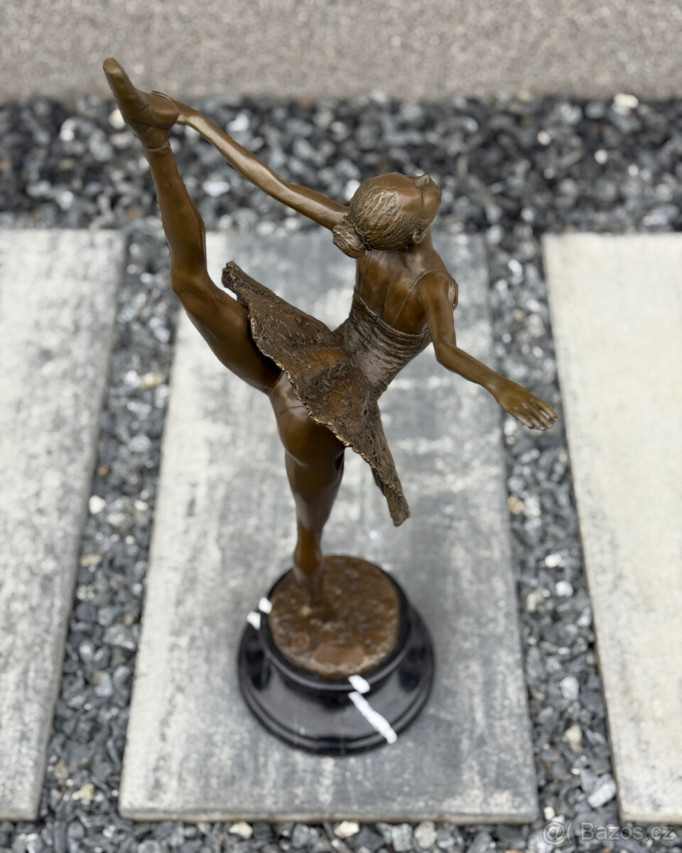 Luxusní bronzová socha Baletky elegantní tanečnice dárek - 11