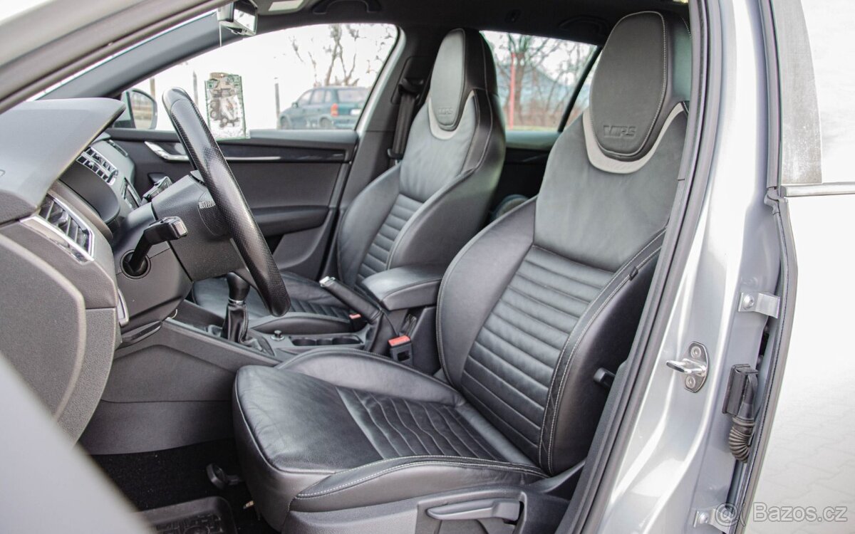 Škoda Octavia Combi 2.0 TDI DPF RS - 11
