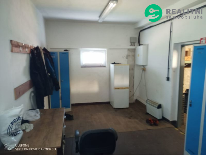 Skladovací a výrobní hala Dašice u Pardubic - 11