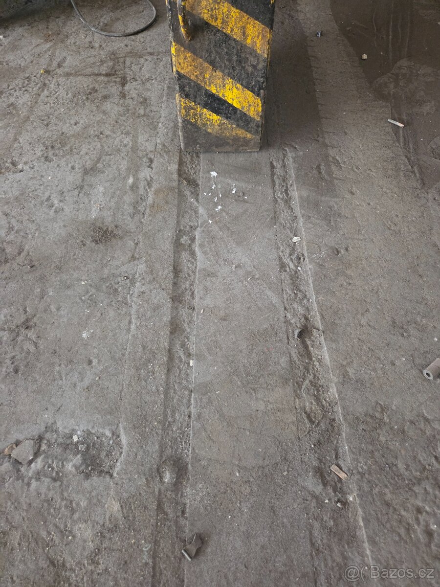 Portálový jeřáb 2t - 11