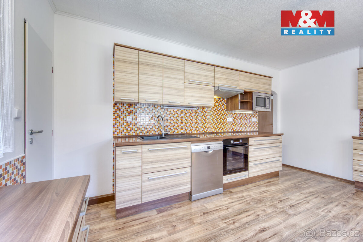 Prodej bytu 3+1 s garáži, 75 m², Aš, ul. Na Háji - 11