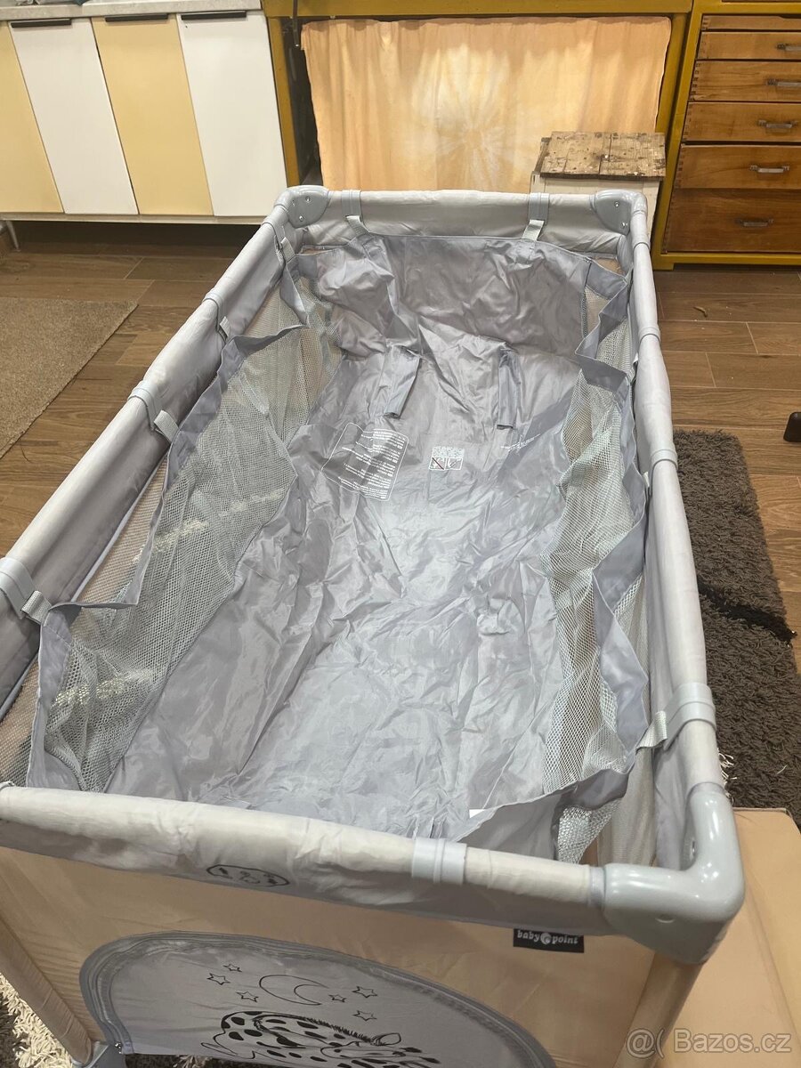 Cestovní postýlka - 11