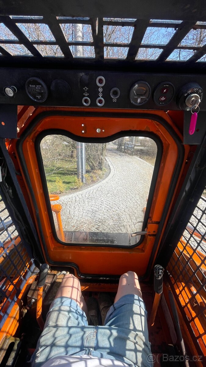 PRONÁJEM - SMYKOVÝ NAKLADAČ TOYOTA 2SDK8 - 11