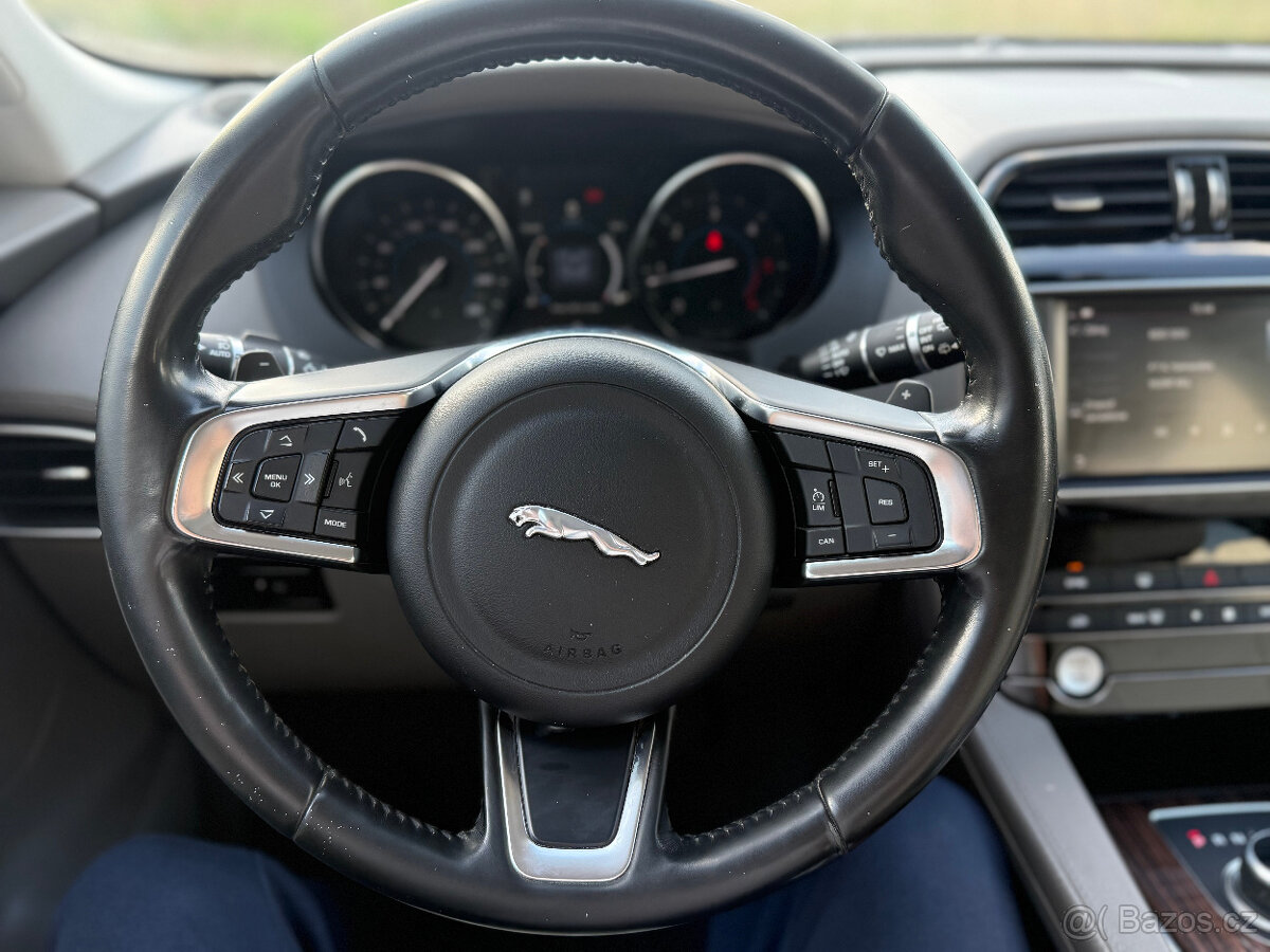 Jaguar F-Pace 25d 2018 - 11