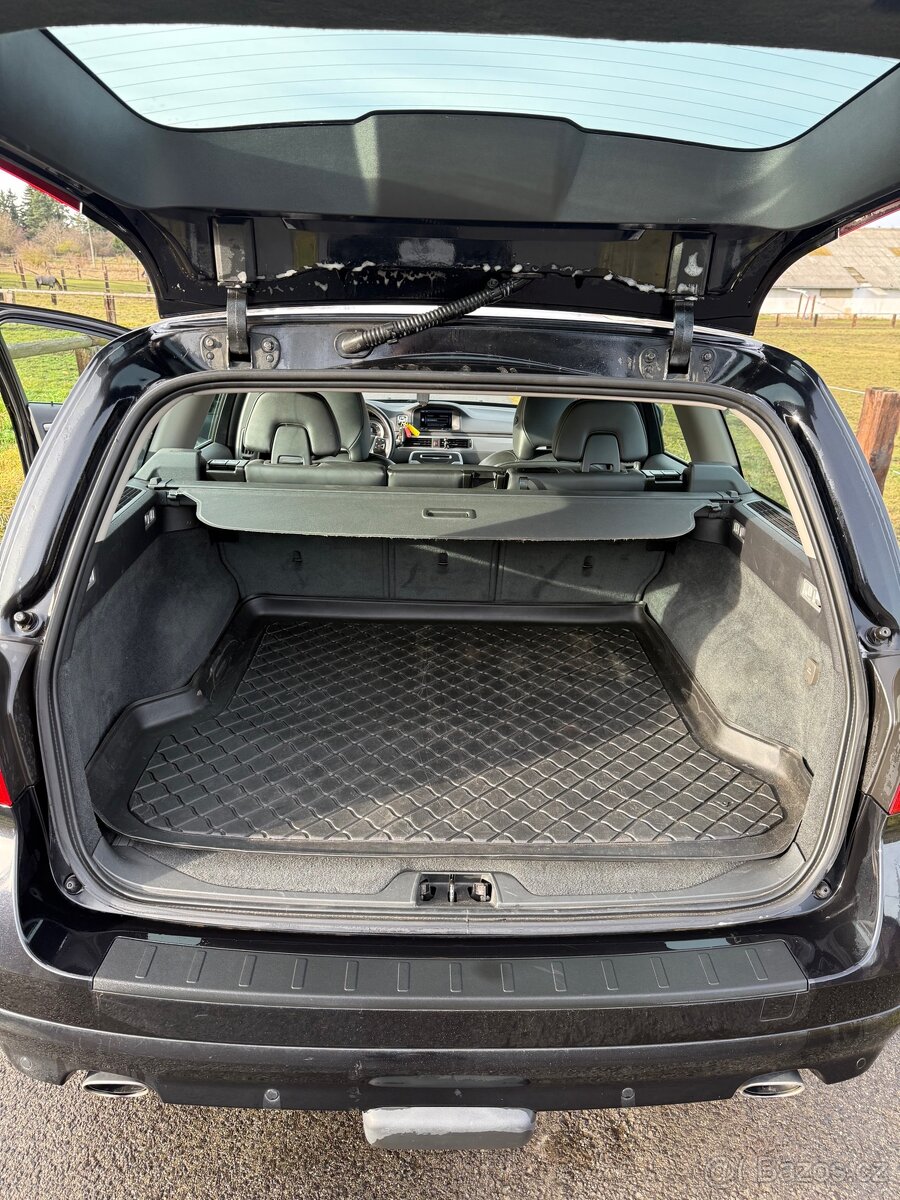 Volvo V70 2012 D5 2.4 158 kw automat kůže servis - 11