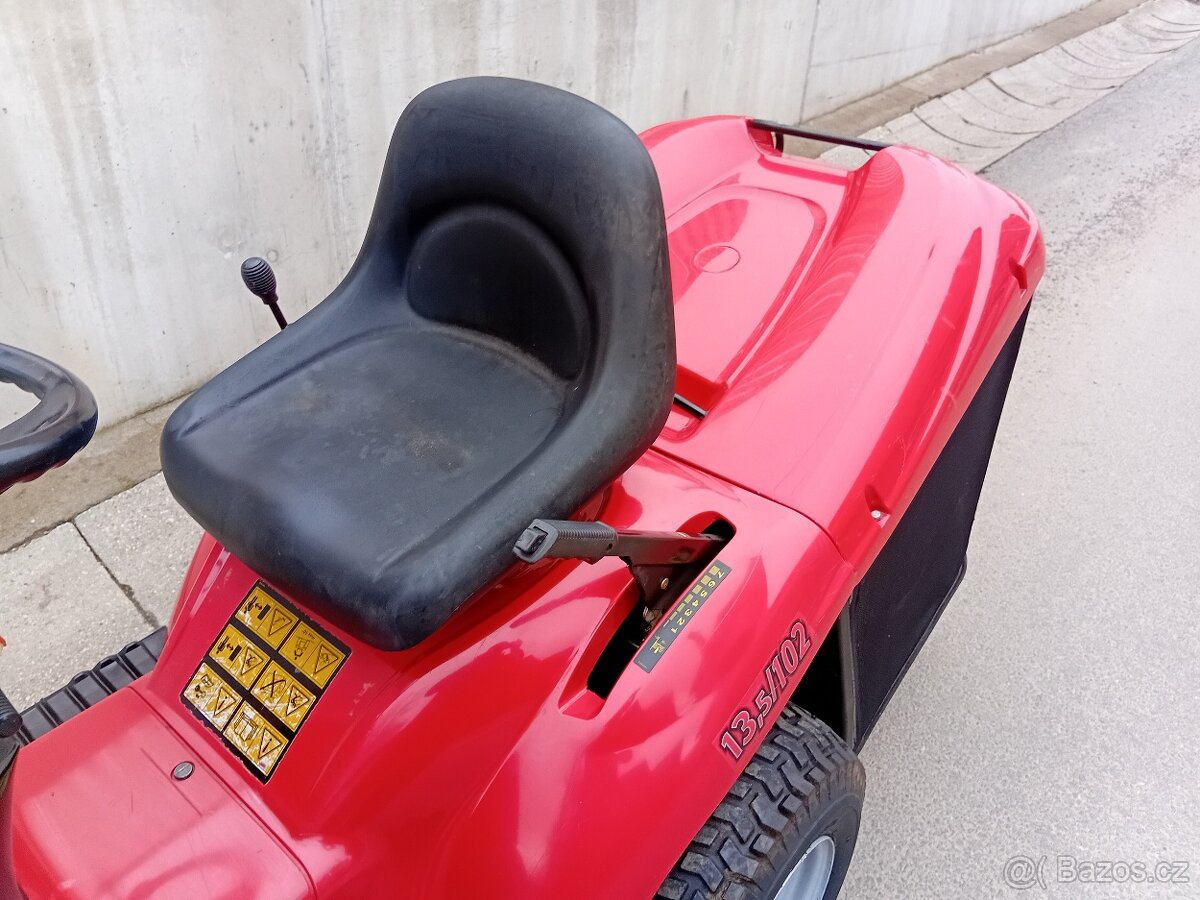 Prodám zahradní traktor Twin-Cut 13.5Hp manuál - 11