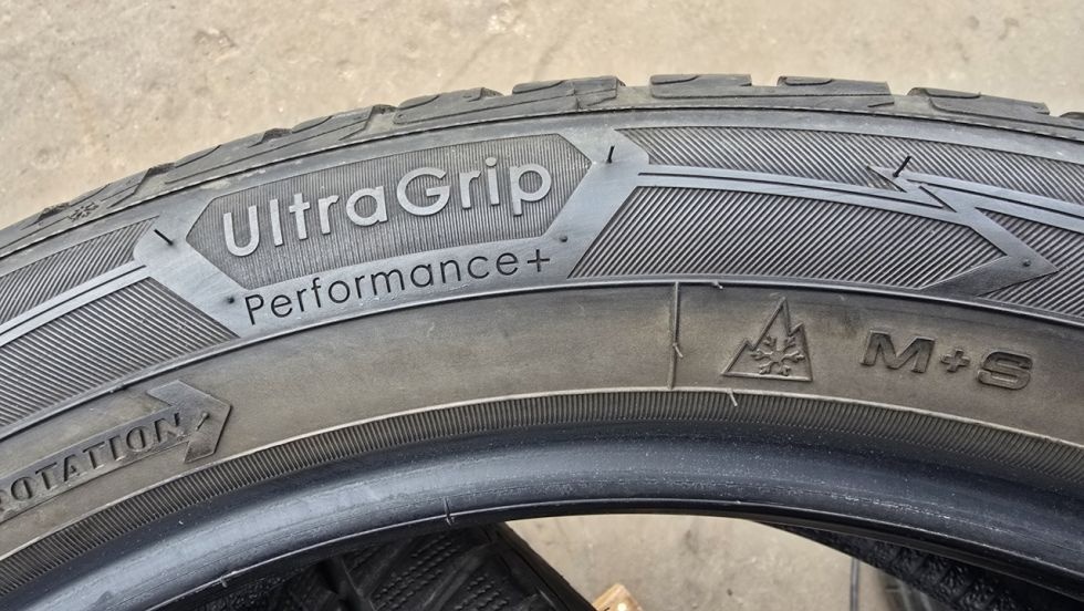 Zimní pneu 205/55/19 Good Year - 11
