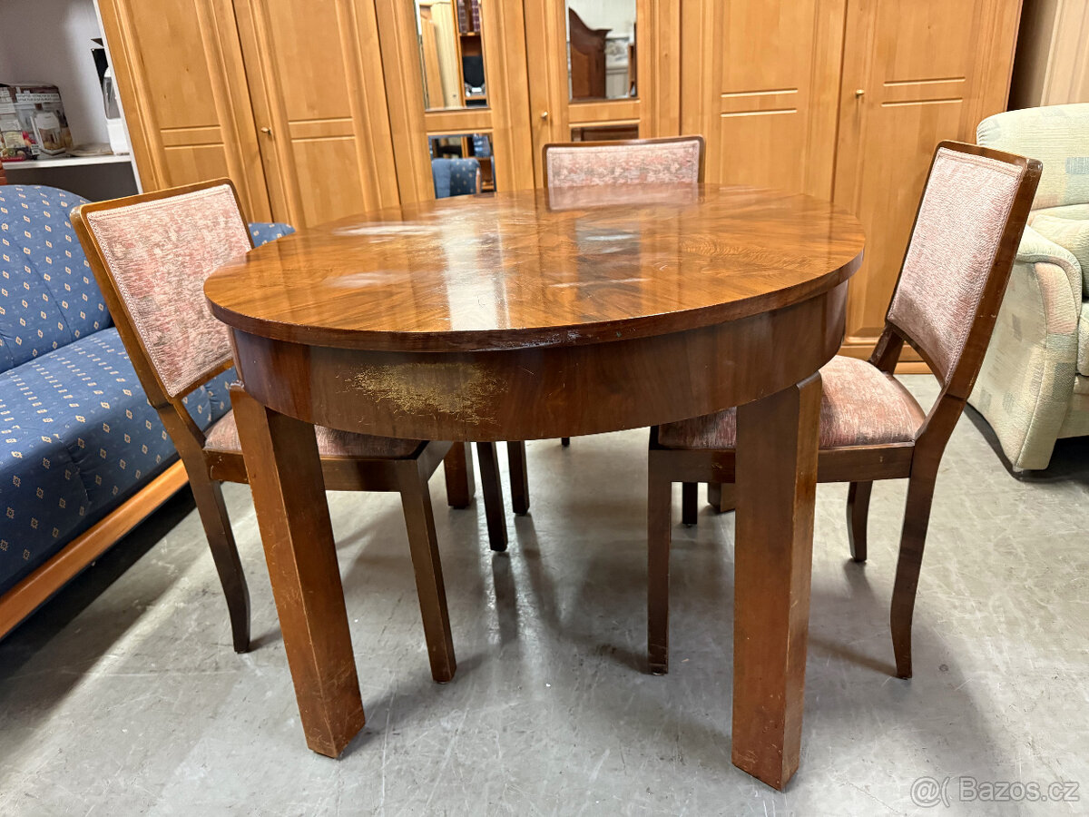 Rozkládací jídelní oválný stůl a čtyři židle - 11