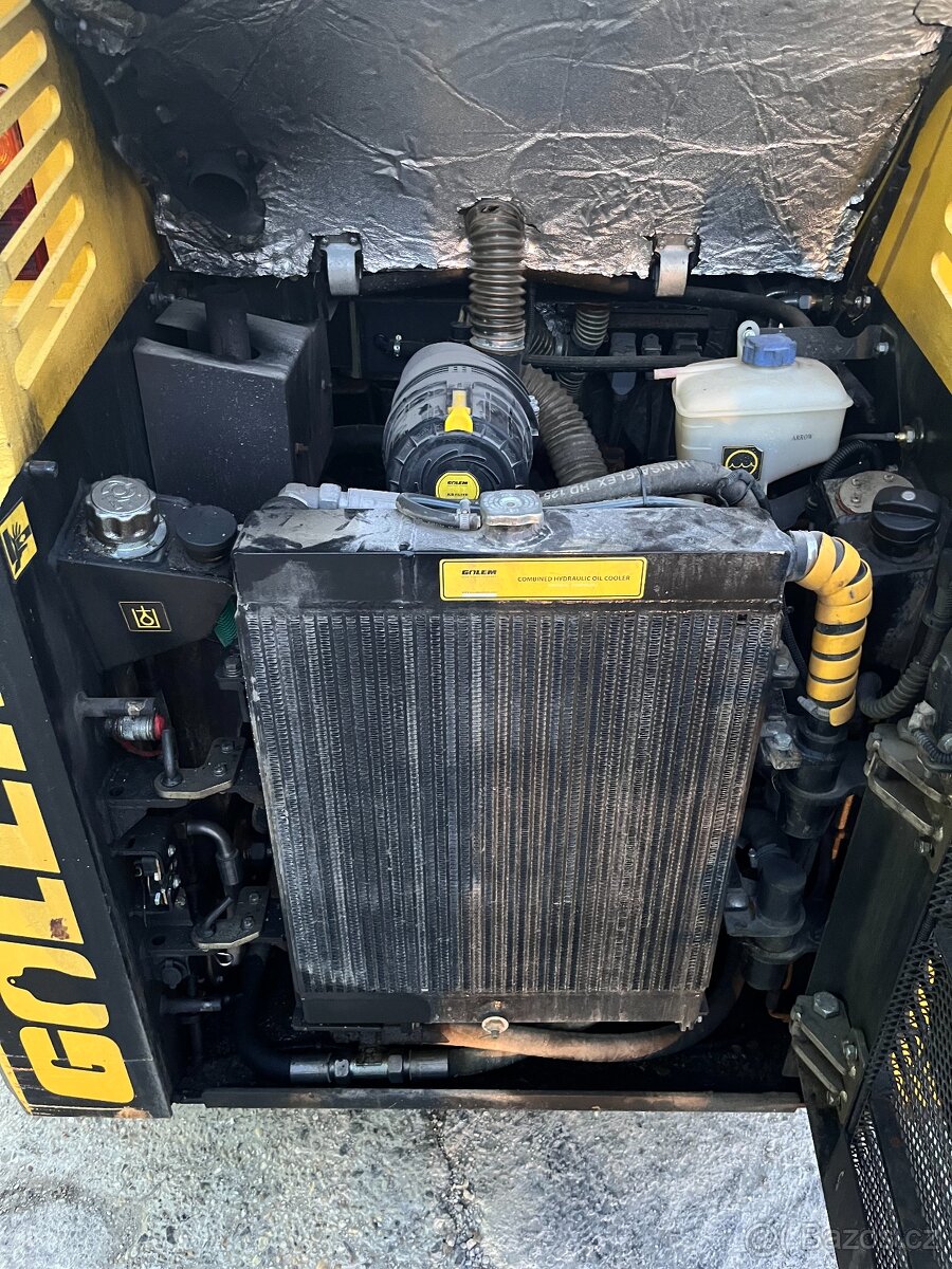 Golem UNC smykem řízení nakladač - 11