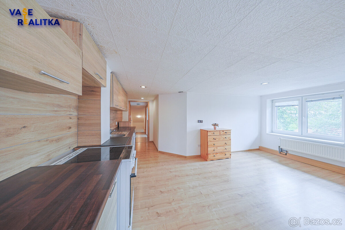 Pronájem, rodinný dům, Valšovice - 11