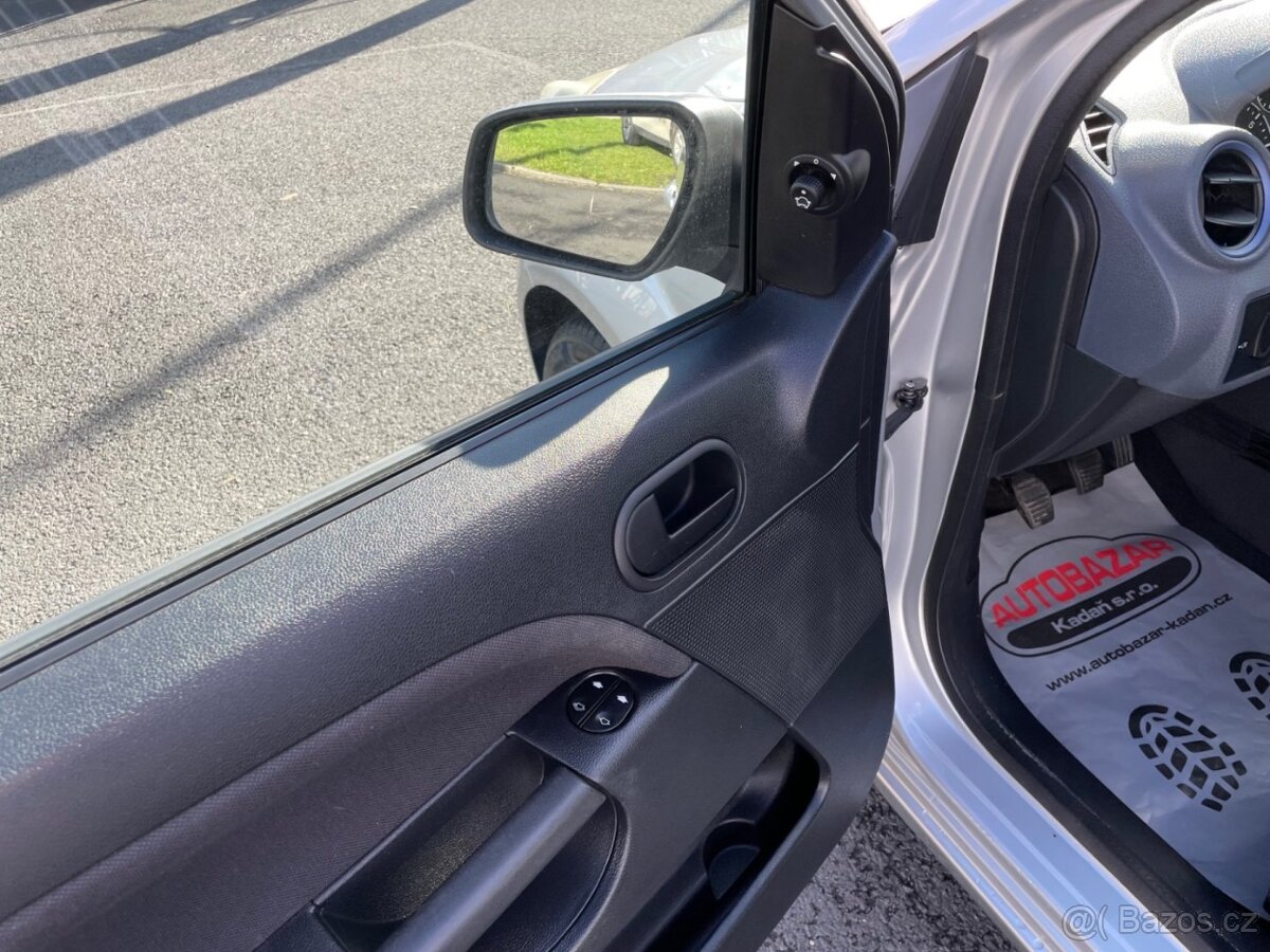 Ford Fiesta, 1,3 51kW, SERVISKA - 11