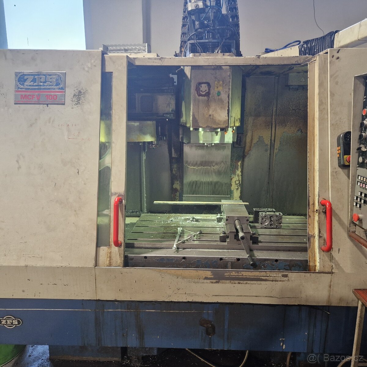 Cnc obrábací centrum MCFV 100 - 11