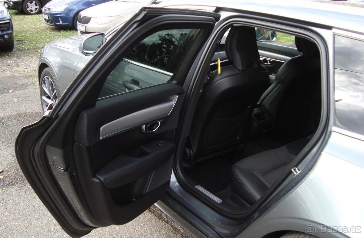 Volvo V90 D4 AWD,2.Maj.Pravidelný servis - 11