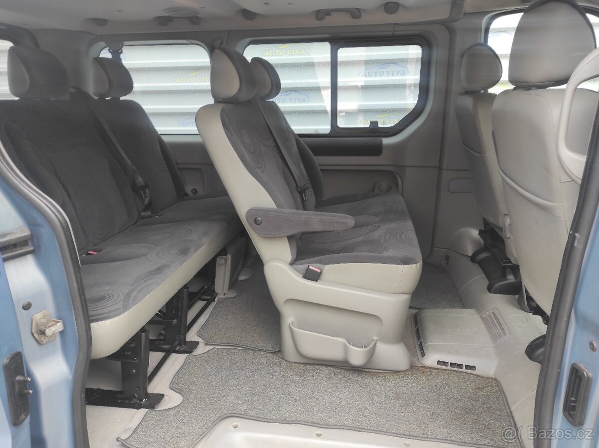 Renault Trafic, 2,5dCi 107kW Passenger 7 míst - 11