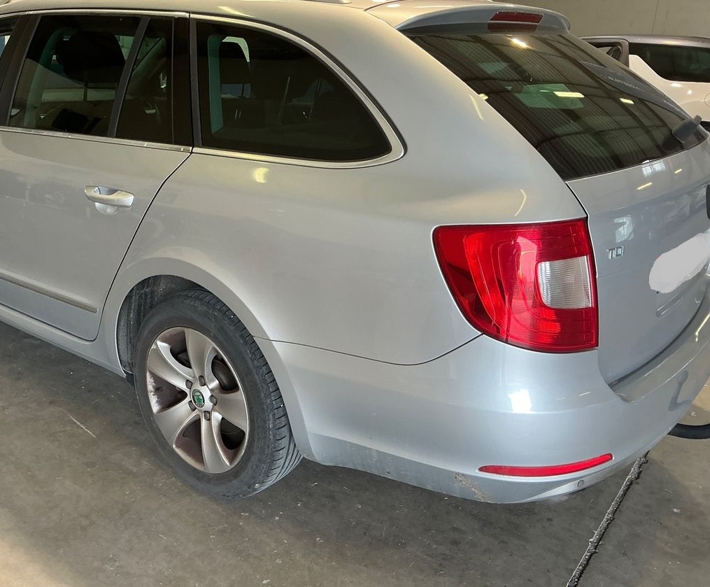 Škoda Superb 2.0 Tdi 103 KW ELEGANCE kůže 4/2013 XENONY - 11