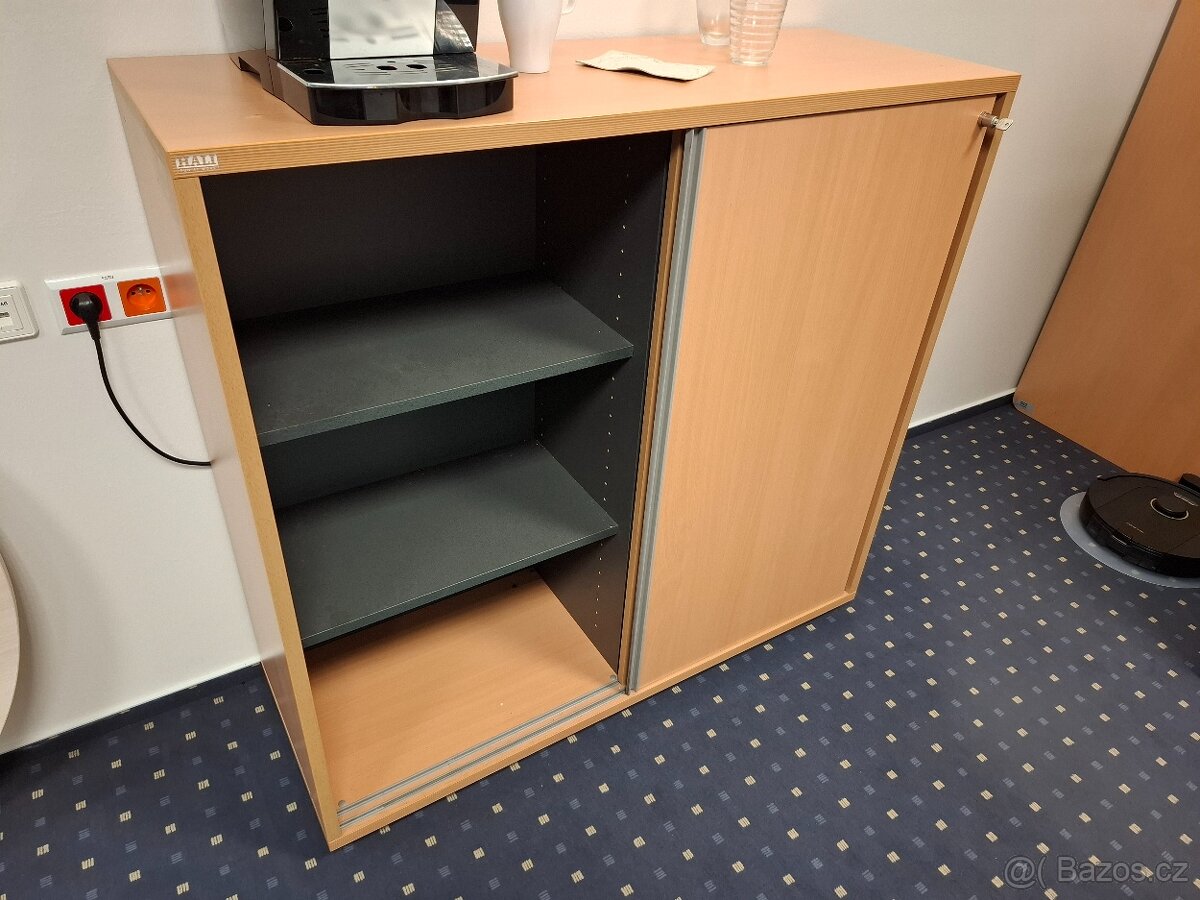 Kancelářský nábytek - 11