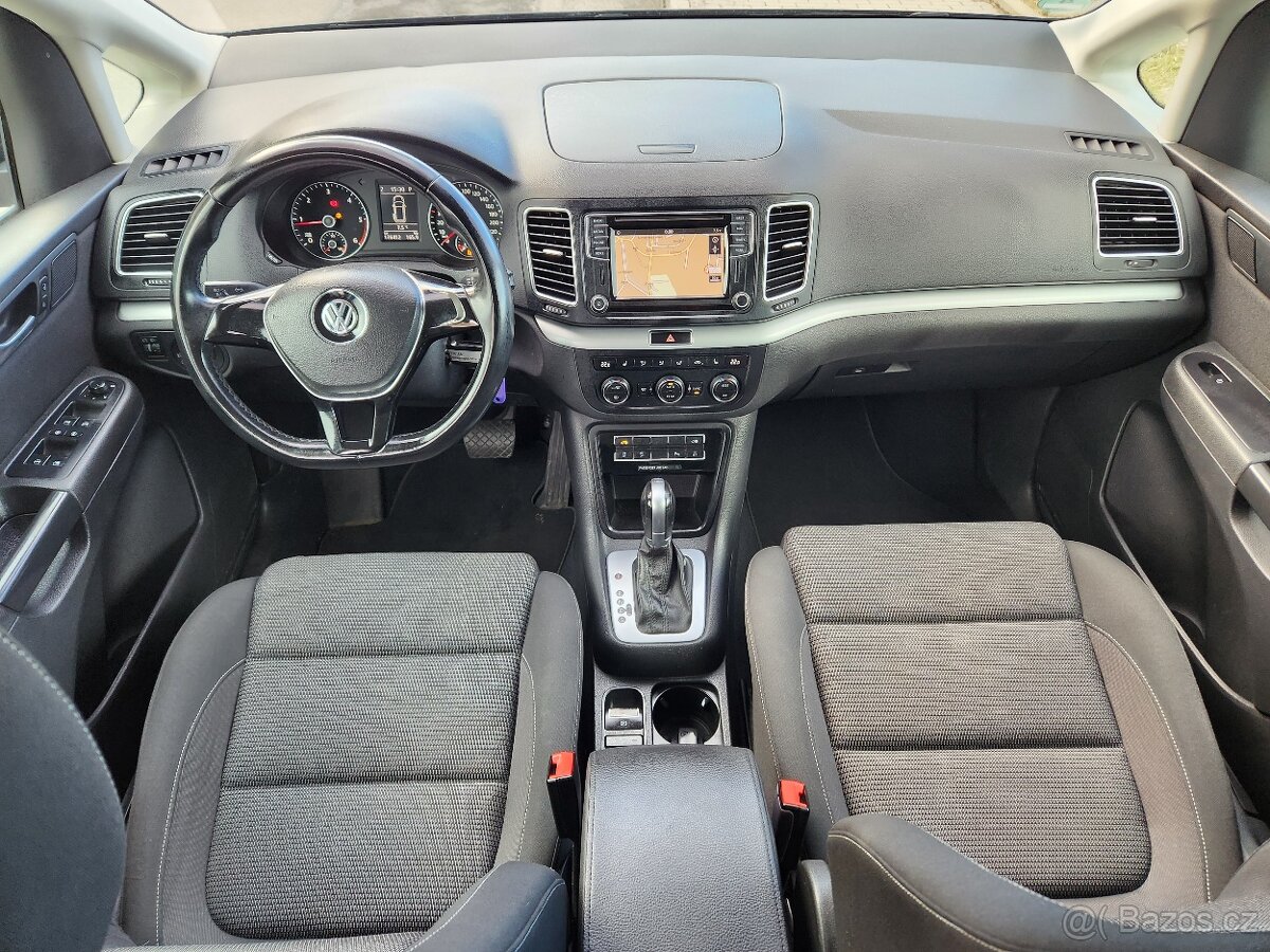 VW Sharan DSG r.2016 Facelift, 7 míst, 175.000km, el.dveře - 11