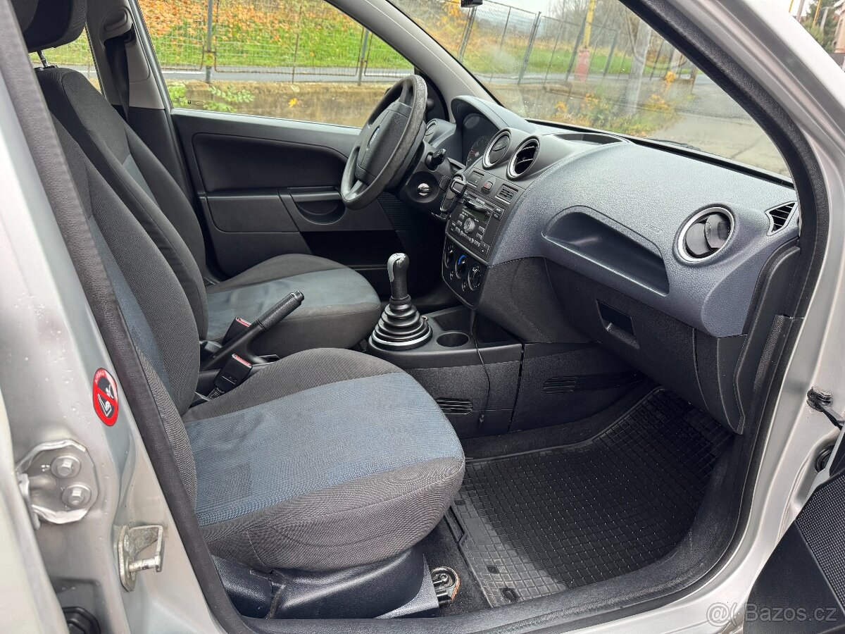 Ford Fiesta, 1.4 59kW, couvací kamera, klima - 11
