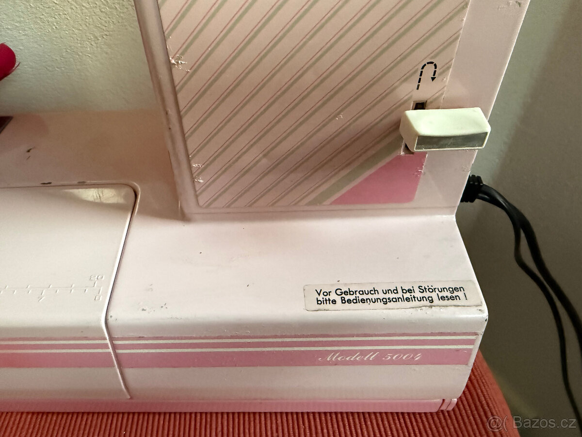 Růžový šicí stroj Privileg - 11