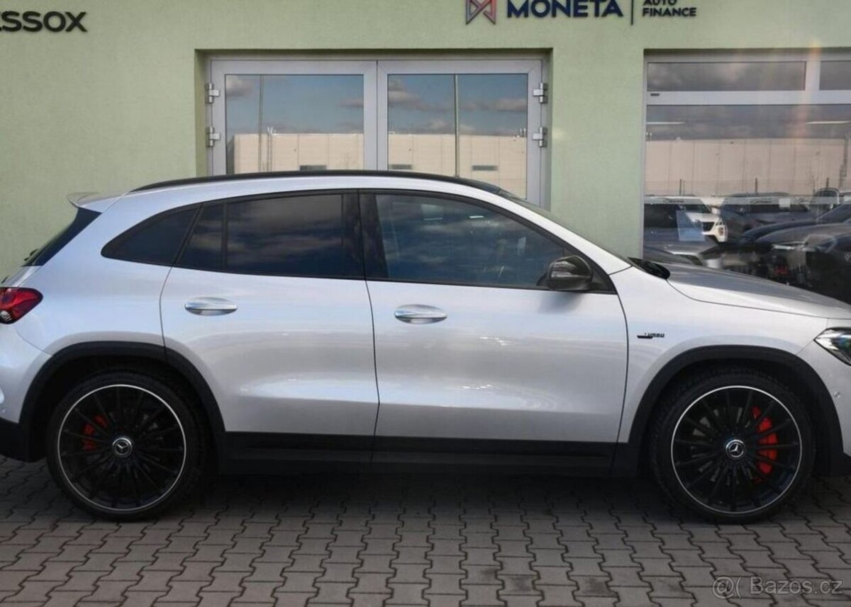 Mercedes-Benz GLA 45S AMG 4MATIC+PANO - 11