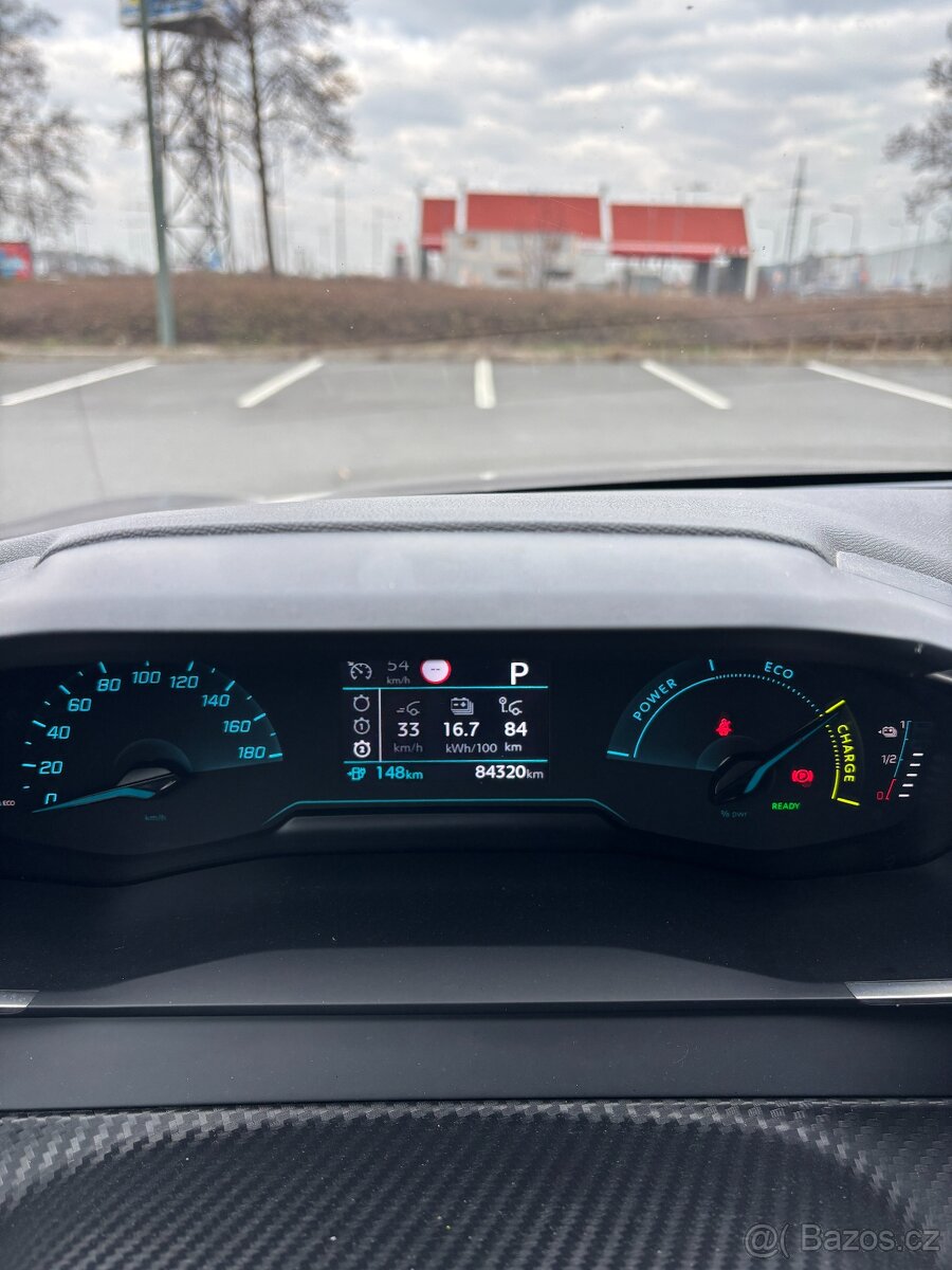 Peugeot 208 e - 11