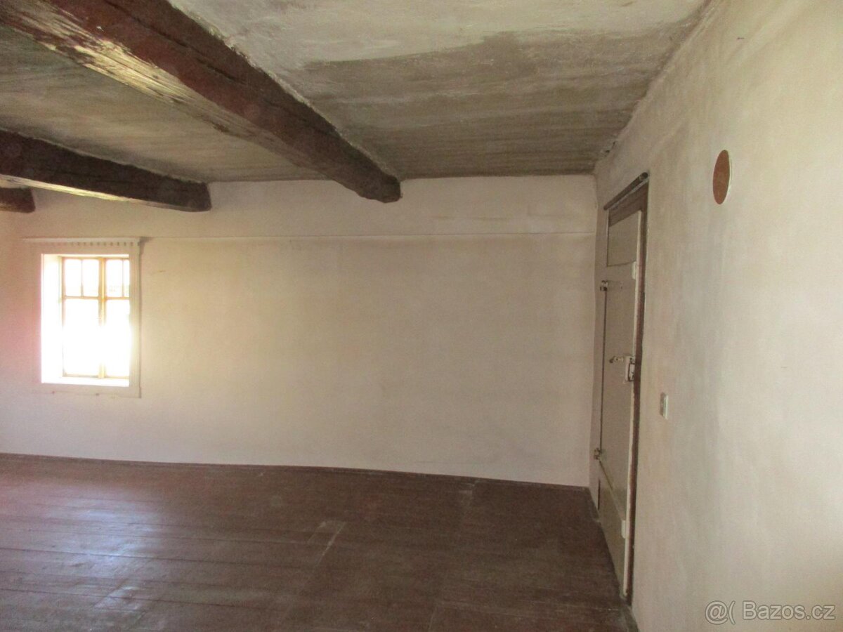 Prodej zemědělské usedlosti s pozemkem 4629 m2 v Rašovicích - 11