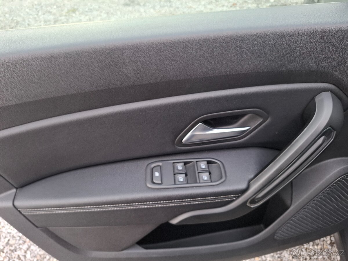 DACIA DUSTER 1.0 TCe-benzin, r.22, 50000 km, VÝBAVA - 11