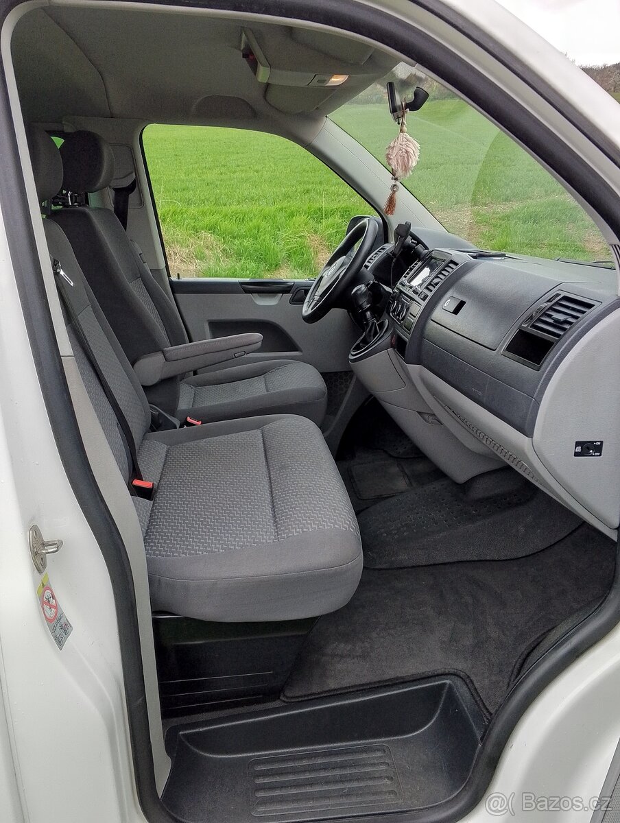 Volkswagen Caravelle 2.0 TDI T5.1 velmi zachovalý - 11