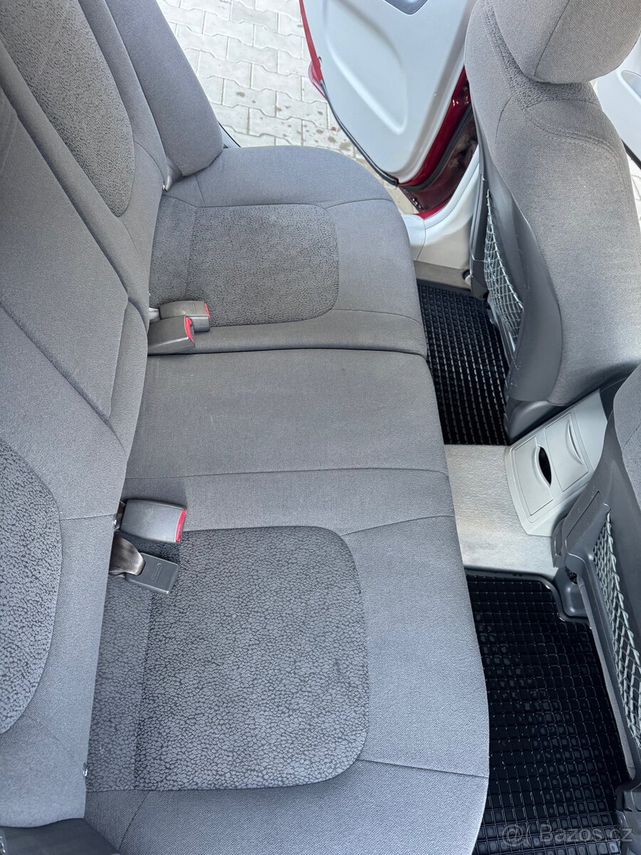 Kia Cerato - 11