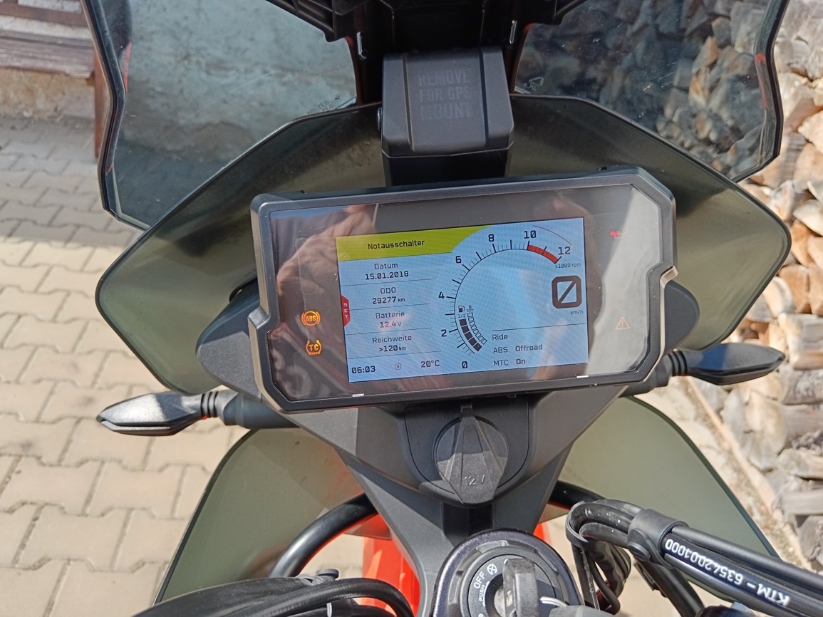 KTM 890 Adventure R - 11