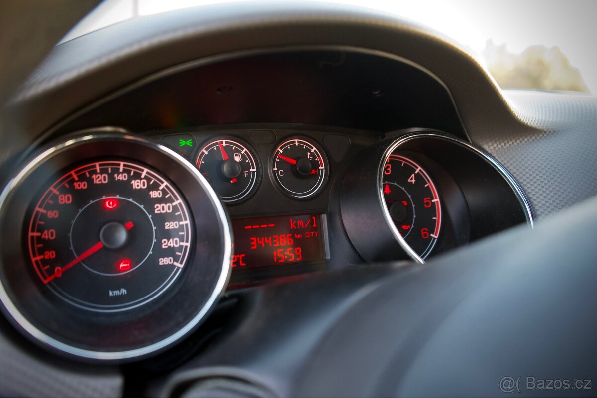 FIAT BRAVO 1.6 JTD (MAX. VÝBAVA, SERVIS, PNEU) - 11