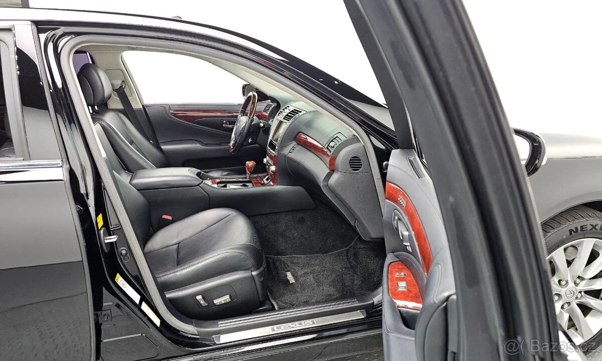 2012 LEXUS LS600h L Ottoman - 11