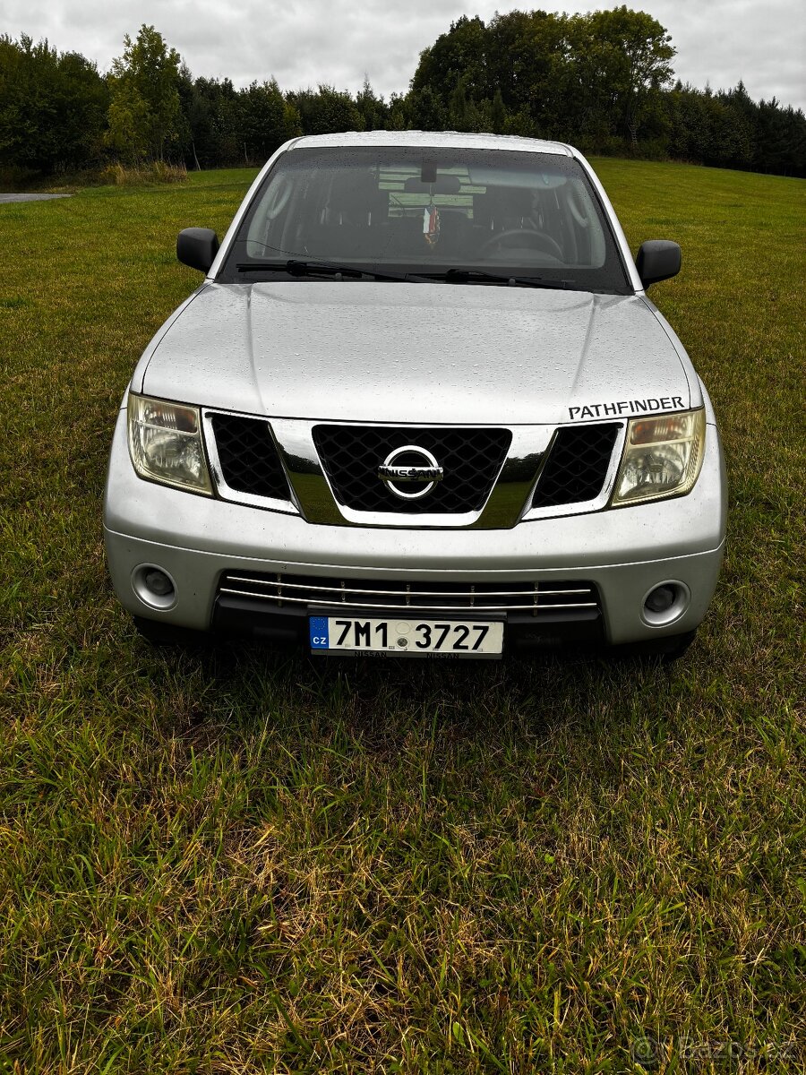 Nissan Pathfinder - 11