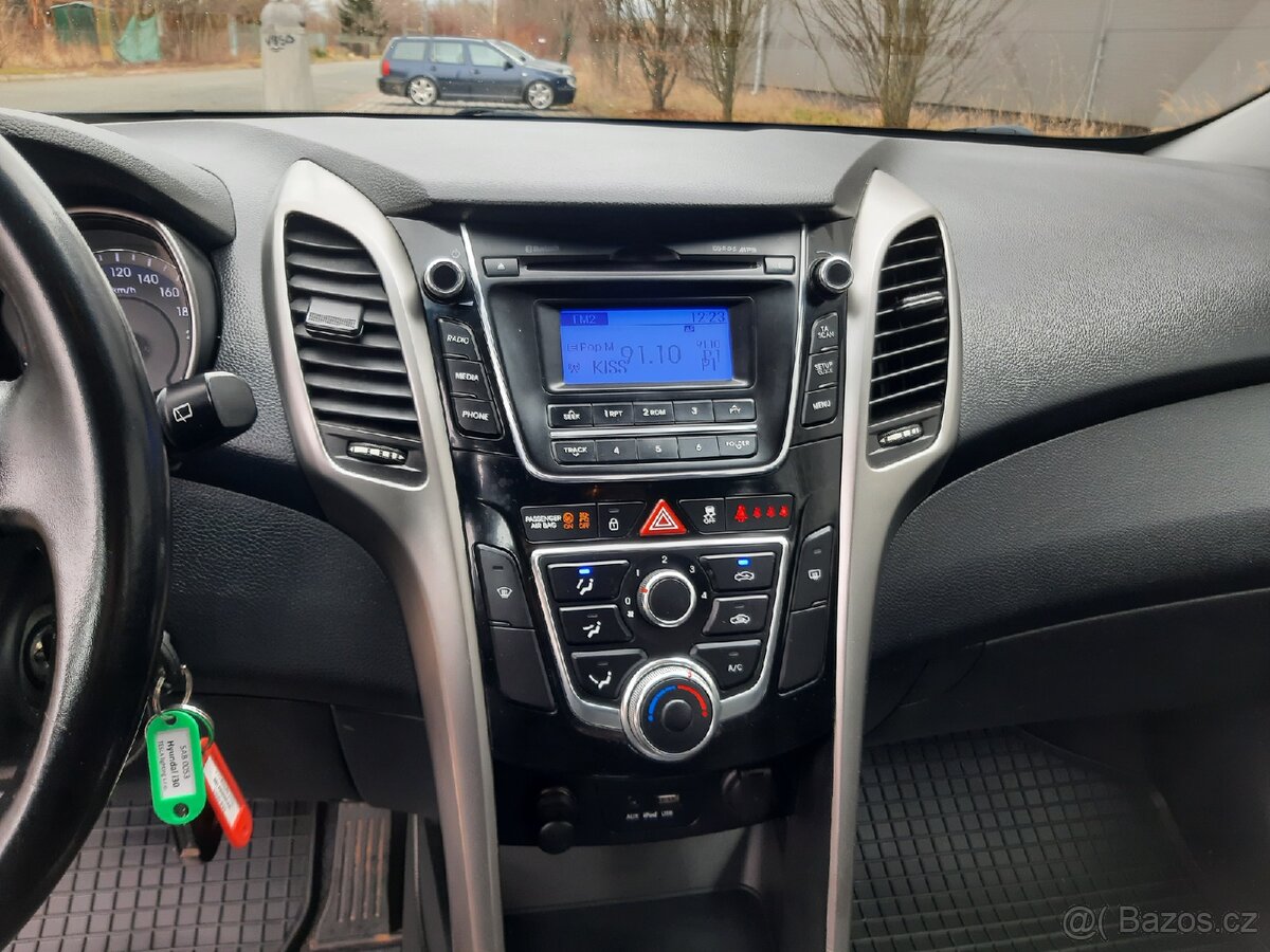 Hyundai i30 1.6CRDI 81kW, 2015, NOVÉ V ČR, DPH - 11