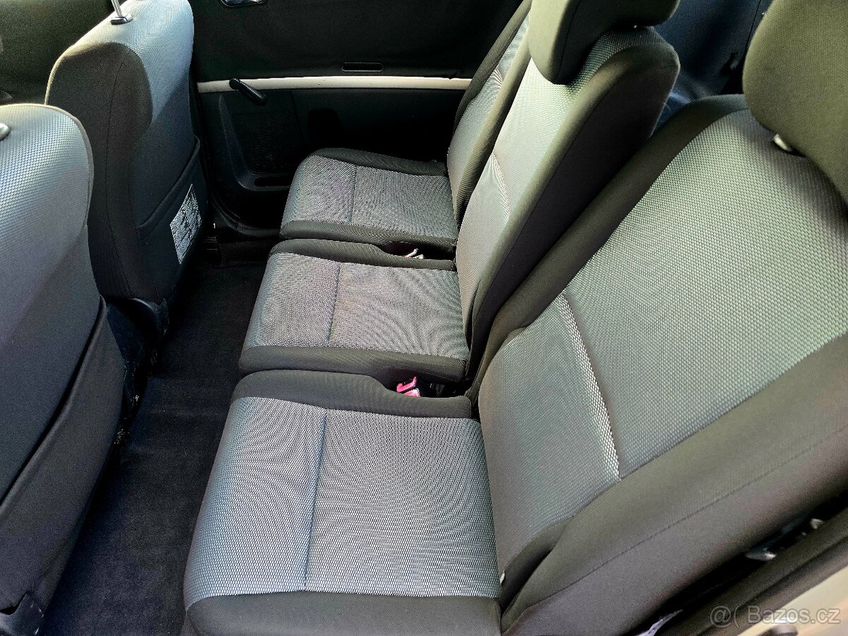 Toyota Corolla Verso, 1,8i serv.kniha 1.maj ČR - 11