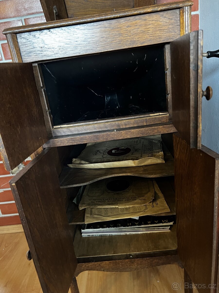 SKŘÍŇOVÝ GRAMOFON ODÉON - 11