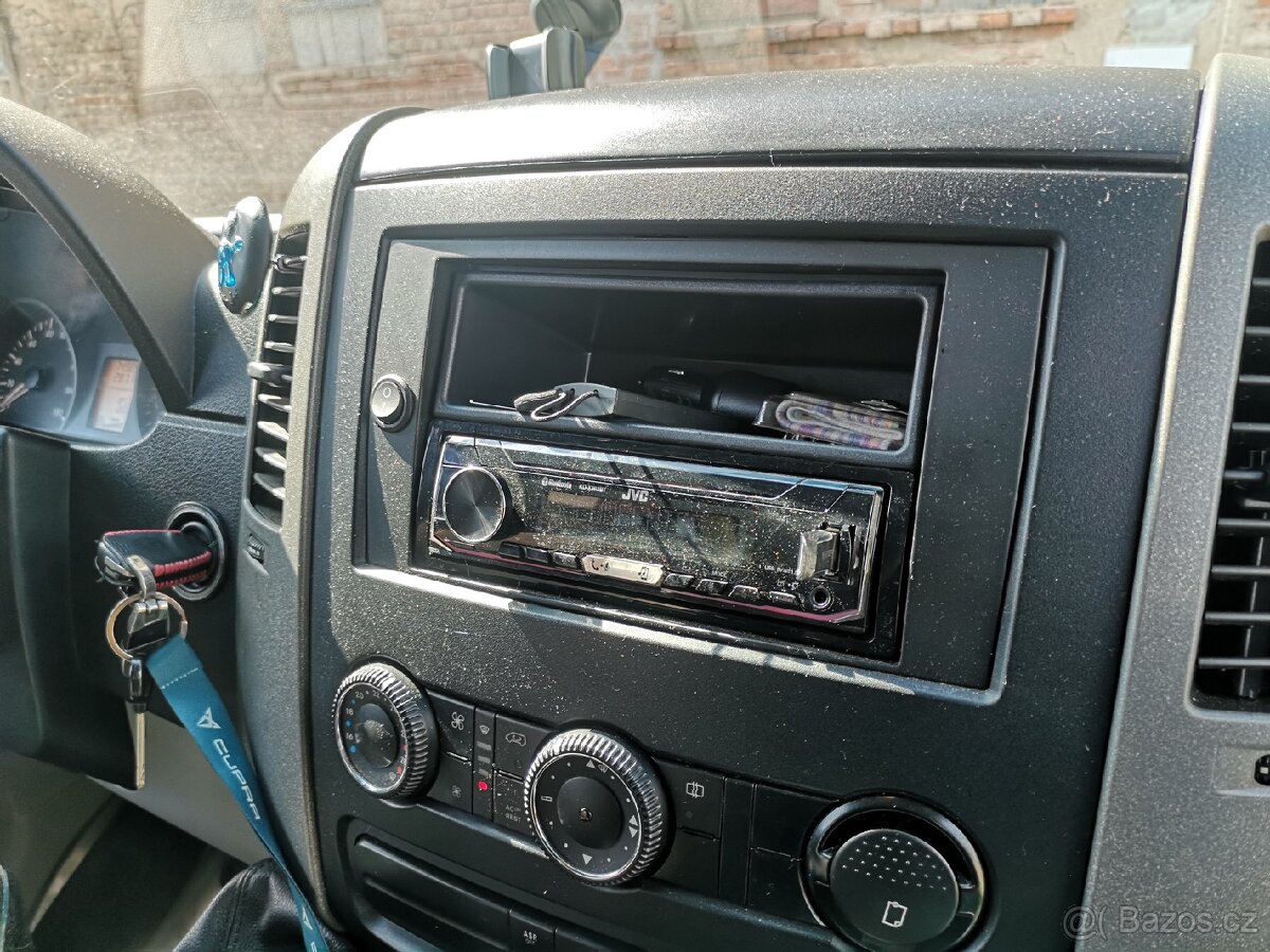 Obytná dodávka Mercedes Sprinter 906 - 11