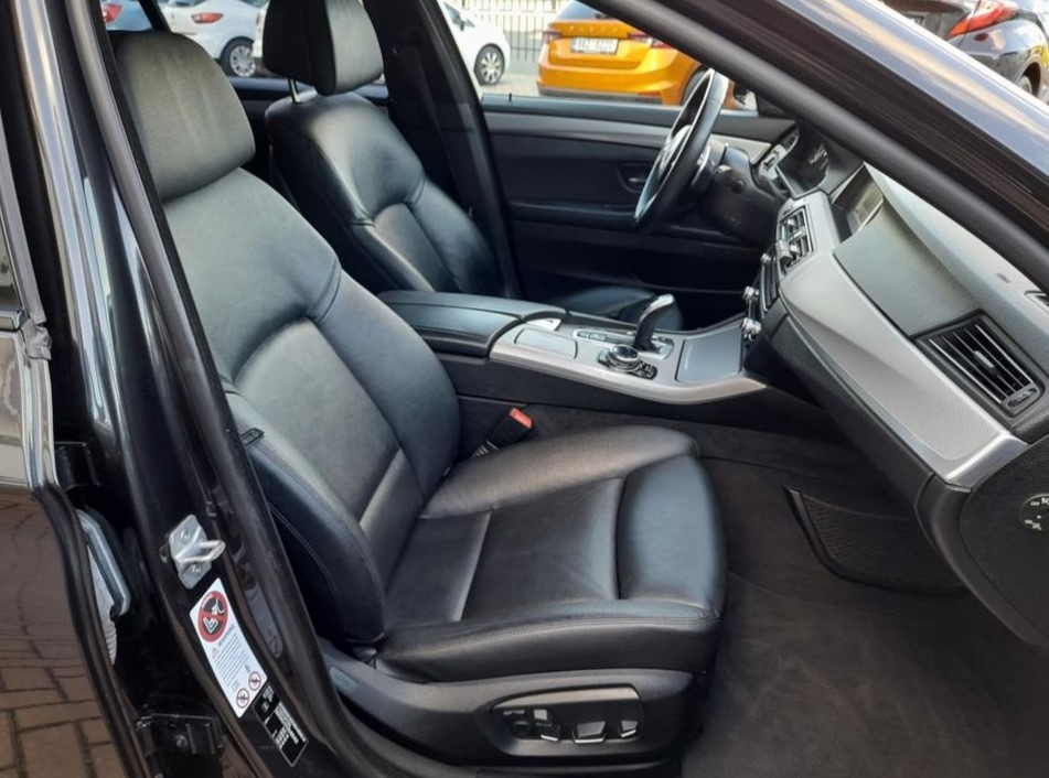BMW Řada 5 F11 530D xDrive 190kw M packet Facelift r.v.2013 - 11