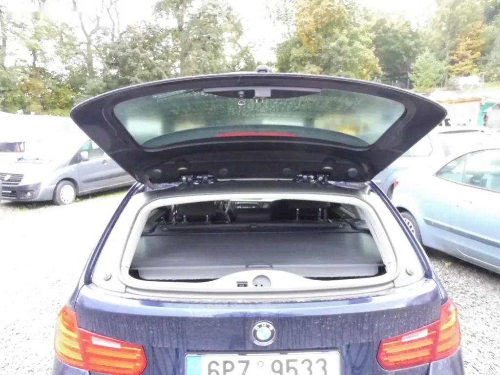 BMW Řada 3, 320 D - 11