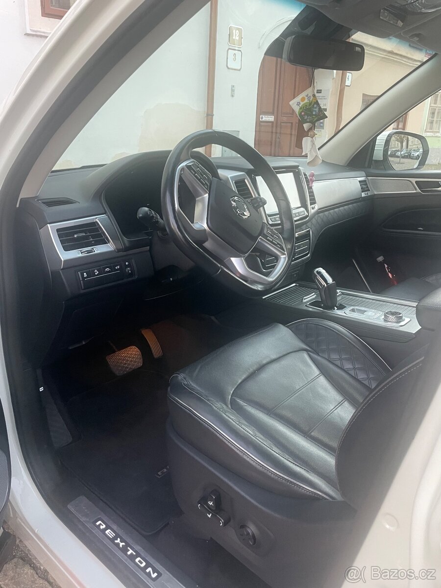 SsangYong Rexton - 11